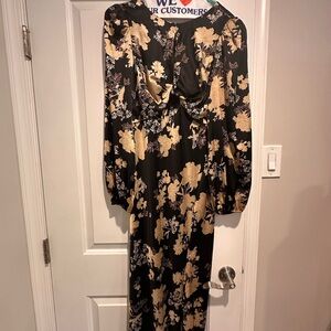 ASTR Elegant Black and Gold Floral Dress
